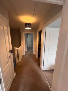 Whyte 3 bedroom house with garden, Sleeps 7 free parking sittungbourne Kent - Kent - 1