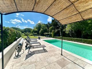 Villa 7 chambres, piscine et jardins privés, pas de voisins - Le Thor - 0