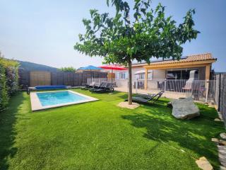 En Ardèche, maison de vacances l'Odyssée climatisée avec sa piscine privée et chauffée - 8