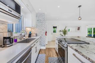 Charming Home with Pool in Biscayne Park - 3