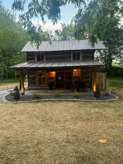 DA Cabin - - 4