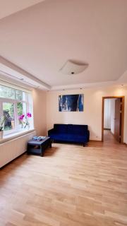 Cozy Garden Villa - 1