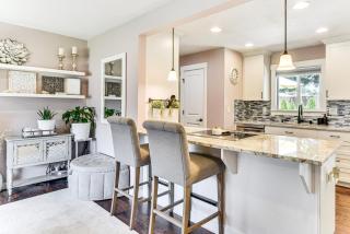 7 Mi to Vancouver Waterfront Sleek Home with Yard! - Vancouver - 3