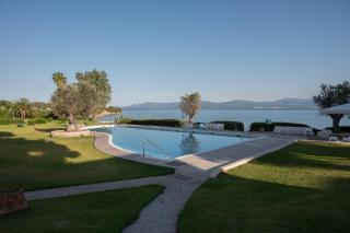 Veya Suite - Private Beach & Pools - Eretria - 4