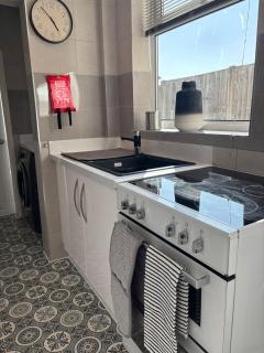Cosy & stylish home contractor friendly - King size bed - Netflix - Fast Broadband - Private Garden - Coffee machine - Eastwood - 6