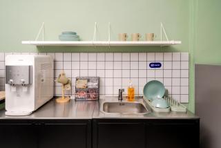 Blue House 191 Hometel - 3 mins to BTS Saphan Taksin - - 7