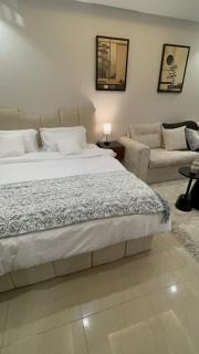 استديو هادئ باطلالة وسرير ماستر - Riad - 6