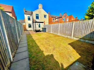 Cosy & stylish home contractor friendly - King size bed - Netflix - Fast Broadband - Private Garden - Coffee machine - Eastwood - 1