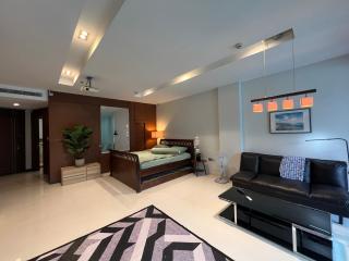 Beachfront Luxe with Pool Access and Terrace - North Pattaya - 6