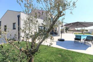 Villa Esire - Razvala - 9