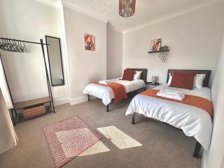Cosy & stylish home contractor friendly - King size bed - Netflix - Fast Broadband - Private Garden - Coffee machine - Eastwood - 0