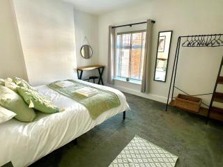 Cosy & stylish home contractor friendly - King size bed - Netflix - Fast Broadband - Private Garden - Coffee machine - Eastwood - 9