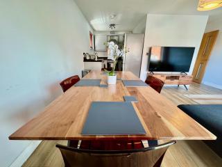 Newly refurbished! Eastside Escape - Conveniently located with fantastic local transport links - Belfast - 6