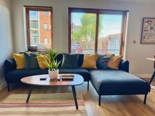Newly refurbished! Eastside Escape - Conveniently located with fantastic local transport links - Belfast - 8