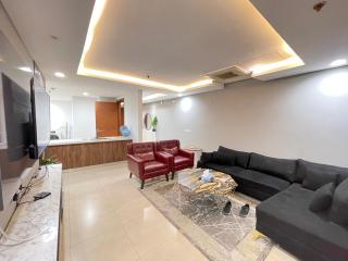 1 Bed Luxuries Furnished Apartment - Lahore - 5
