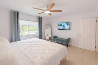 Stylish 2BR Getaway - Prime Miami Location - 5