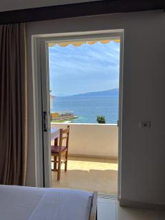 Beachside Boutique Rooms - Saranda - 5