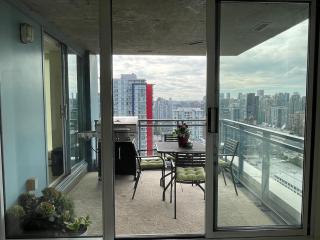 Paris Place - Vancouver - 1