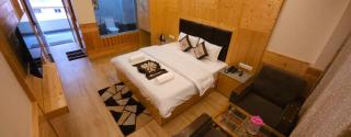 Whistling woods hotel by Jai Maa Jwala Groups - 4