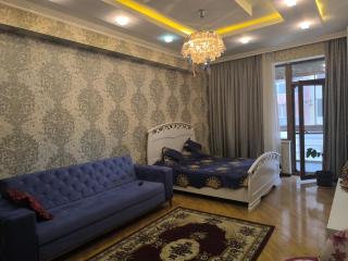 Dreamhouse - Bakoe - 0