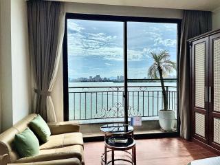 Studio Lake view-Sunset glow-Bancoly - Hanoi - 2
