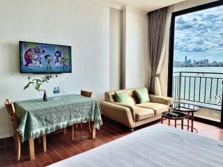 Studio Lake view-Sunset glow-Bancoly - Hanoi - 6