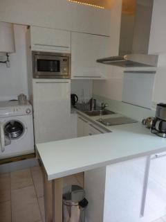 Apartment with large terrace, ground floor - 1