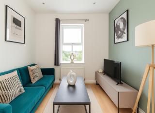 4 Bed Apartment in Wood Green - Londra - 0