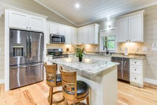 Sip, Shop and Dine Family Home 9 Mi to Clayton! - 4