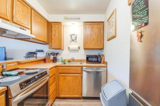 Ocean Shores Condo with Balcony Less Than 1 Mi to Beach! - 1