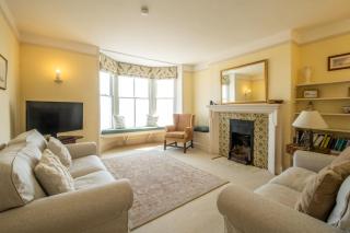 Shore View, Aldeburgh - A lovely Seafront House on famous Crag Path with uninterrupted Beach Views - Aldeburgh Coastal Cottages - Aldeburgh - 2