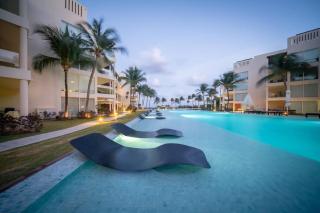 Luxury Complex - Infinity Pool and Private Beach Club - At The Elements Condos 108 - 0