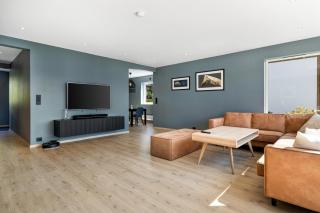 House with outdoor area - 5