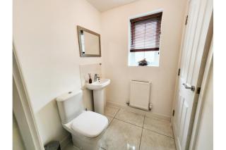 Homely Stays Taunton - - 4