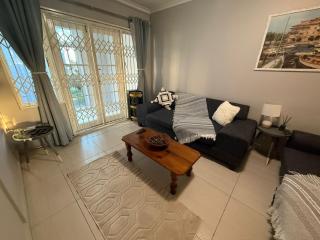 St Michaels Luxury Apartment - Amanzimtoti - 8