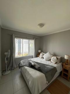 St Michaels Luxury Apartment - Amanzimtoti - 4
