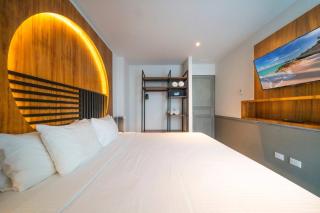 Luxury 1 Bedroom Condo with Rooftop Pool - Singular Joy Residences, Jojo - 8