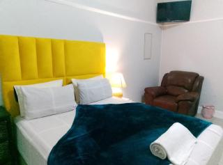 Neo & Ruks Goodwood 1 - 7