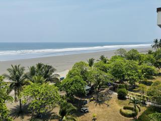 Beachfront Getaway, AC, Pools and Sunset Views - Bejuco - 6