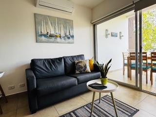 Beachfront Getaway, AC, Pools and Sunset Views - Bejuco - 1