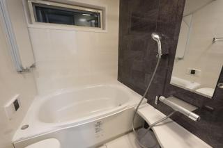 100 INN Suite - 2