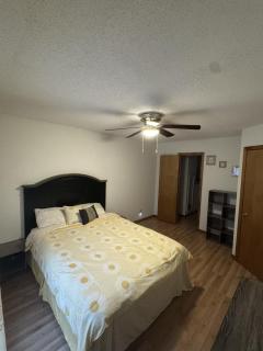 Cozy large room in quiet neighborhood - Leavenworth - 3