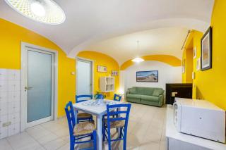 Ampio Bilocale (in centro) 60 mq 3-4 Pers. - 7