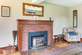 2 Mi to Chardon Square Spacious Farmhouse - Concord - 6