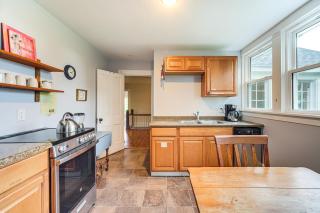 2 Mi to Chardon Square Spacious Farmhouse - 1