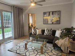 Serene waterfront escape! Luxury, King bed! - 2