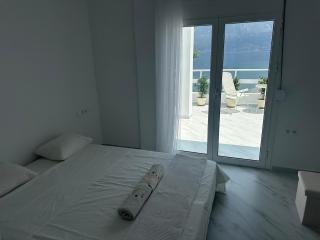 White Angels - Korinthos - 4