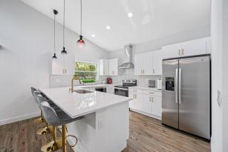 Luxury 3 BDRM Home - Busch Gardens - Fairgrounds - Tampa - 9