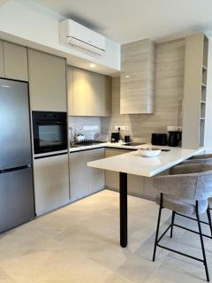 Pigeon Beach Hotel Apartments - 2
