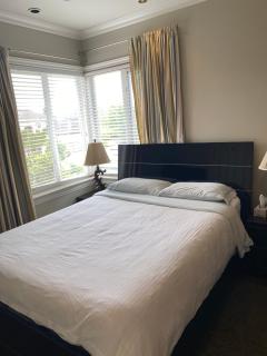 Lucky room, A comfortable bedroom with private bathroom close to YVR Richmond - Richmond - 8